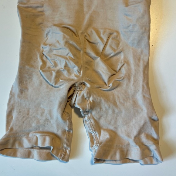 SKIMS Seamless Sculpt Short w/ Booty Lifter | Size S | NWOT - Picture 4 of 6